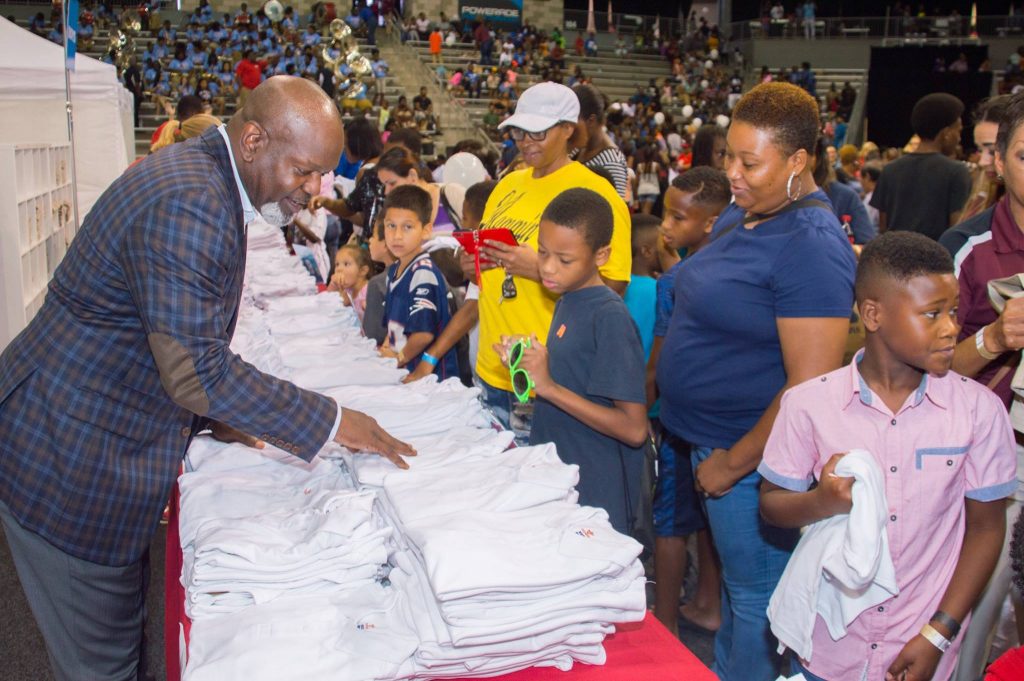 Pat & Emmitt Smith Charities, Dallas ISD And JCPenney Host Back To School  Shopping Experience For Thousands Of Underserved Kids In Dallas - Good Life  Family Magazine